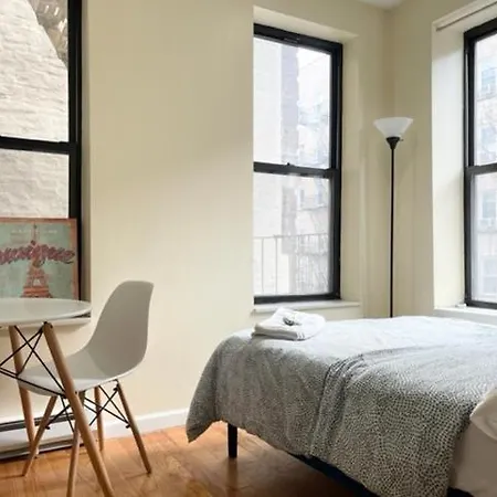 Homestay Budget Single Near Park