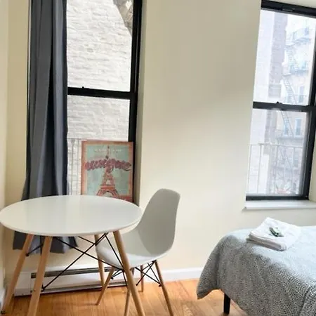 Budget Single Near Park *