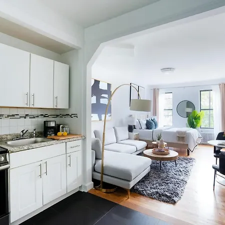444-1c New Studio In Hell's Kitchen *