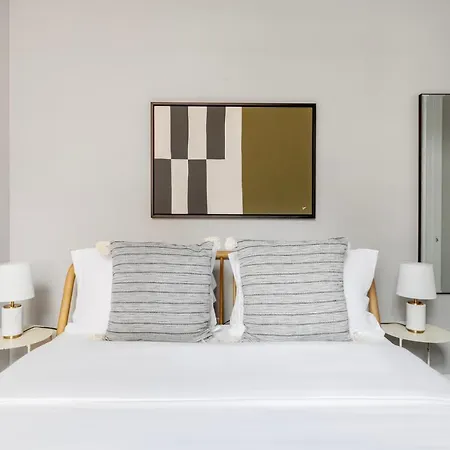 Apartment East Village 2br W Wd Nr Groceries Shops Nyc-1235