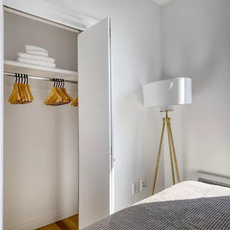 Apartment Midtown West 2br W Gym Wd Nr Hudson River Nyc-1243 New York