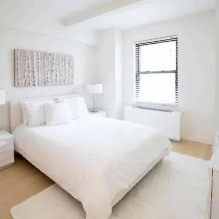 Newly Renovated 3 Bedroom * New York