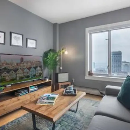 Apartment Newly Renovated 3 Bedroom *