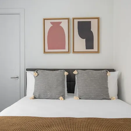 Midtown 2br W Roofdeck Wd Nr Park Nyc-1245 *