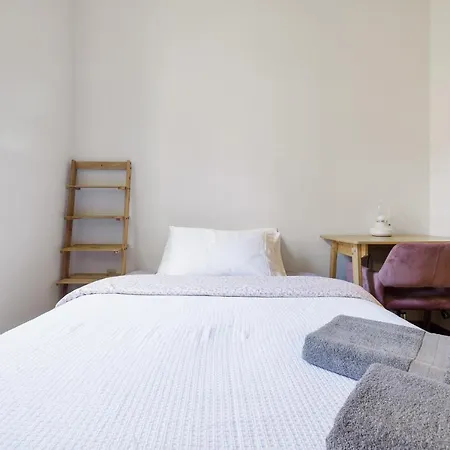 Living At Columbia New York