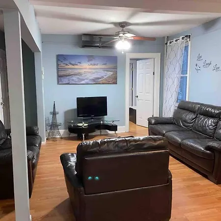 Cute Renovated In The Heart Of Flushing! Apartment New York