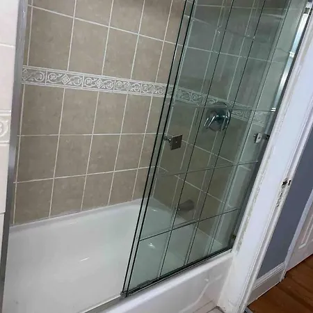Cute Renovated In The Heart Of Flushing! * New York