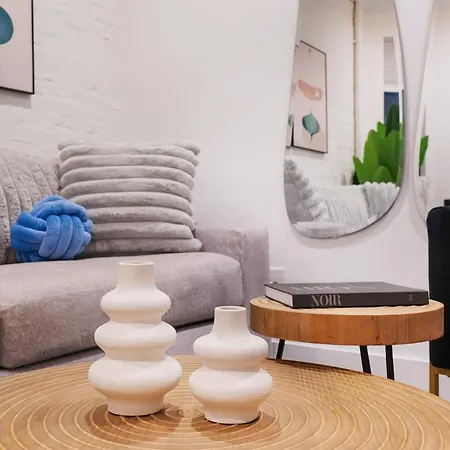 1290-6 Newly Renovated 2 Bedrooms In Ues Apartment