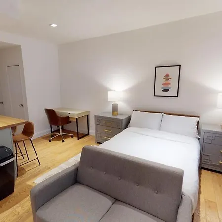 1287: Chelsea Apartment New York