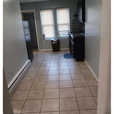 Apartment Cozy 2 Bedrooms And A Yard *