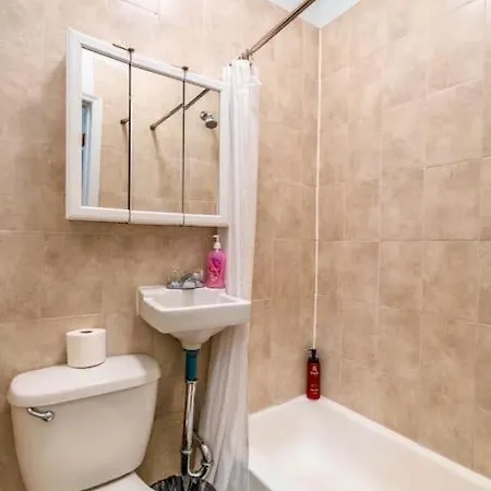 Apartment Bright And Cozy 2br