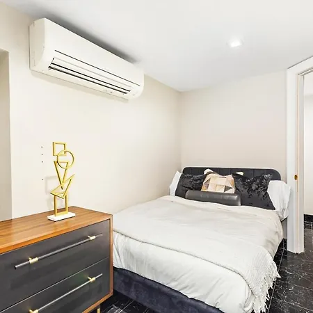 Luxurious 4 Bedroom Townhouse