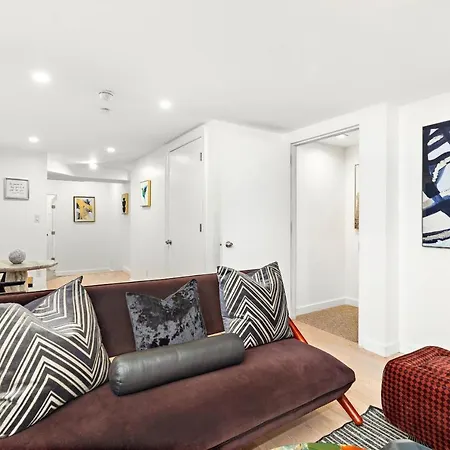 Luxurious 4 Bedroom Townhouse Villa New York