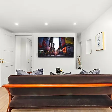 Villa Luxurious 4 Bedroom Townhouse *