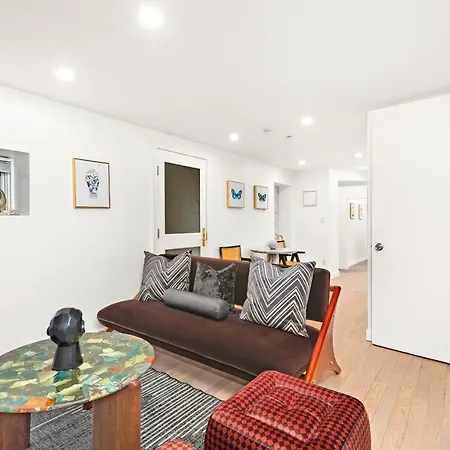 Luxurious 4 Bedroom Townhouse * New York