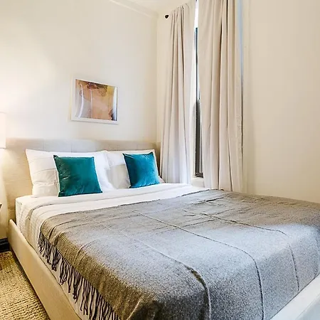 Apartment 189: Upper East Side *