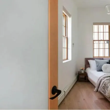 334-1 2br - 1bath Prime Dumbo * New York
