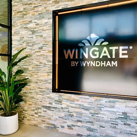 Wingate By Wyndham Long Island 3*