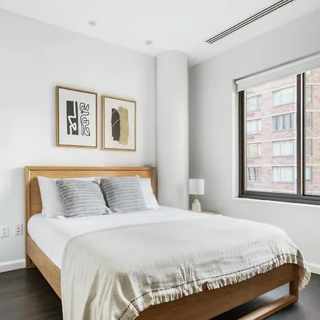 Tasteful Midtown W 1br W Gym Nr Times Sq Nyc-643 *