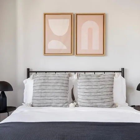 Kips Bay 1br W Wd Gym Pool Nr Bars Nyc-1119 New York
