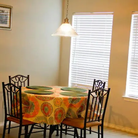 Cozy One Bedroom At Uws