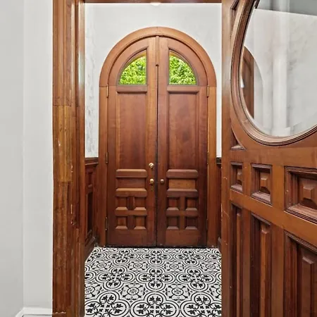 Brownstone Near Subway And Columbia Uni Apartment New York