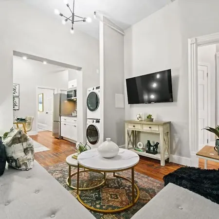 Spacious 3-bed Brownstone Near Columbia Uni * New York