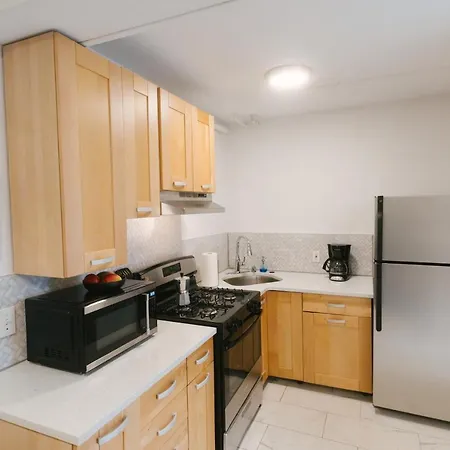 Apartment 2beds Walking Distance To Major Hospitals - Heart Of Morris Park - Bronx 30 Days *