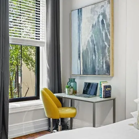 Holiday home Spacious 3-bed Brownstone Near Columbia Uni *