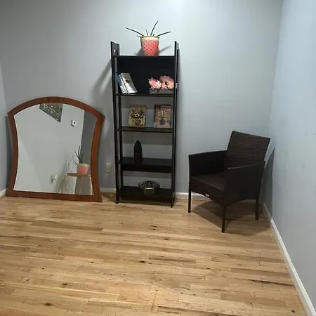 1 Short Hotel