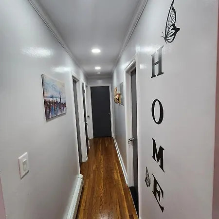 Cozy Shared With Host Apartment New York