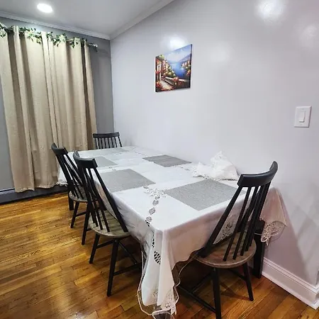 Apartment Cozy Shared With Host New York