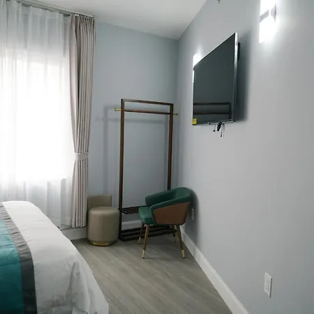 Starlight Near Lga Airport Hotel 3*