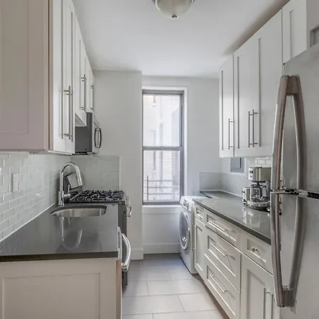 Midtown 2br W Elevator Wd Nr Park Nyc-1248 New York