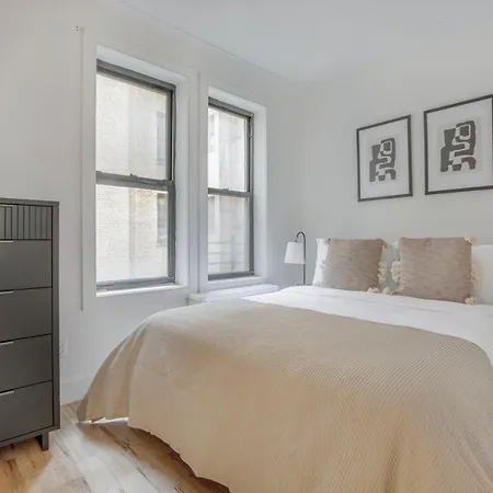 Apartment Midtown 2br W Elevator Wd Nr Park Nyc-1248 *