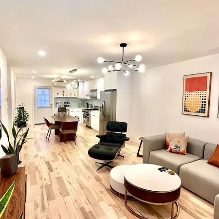Bright, Airy, Luxe Hideaway”w” Private Backyard Apartment *
