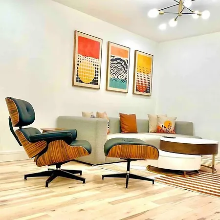 Bright, Airy, Luxe Hideaway”w” Private Backyard *