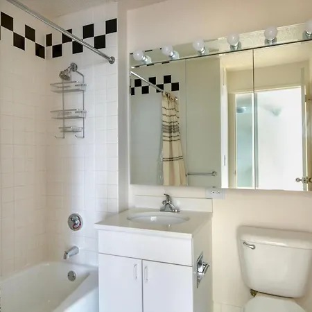 Ues 2br W Elevator Doorman Nr Transportation Nyc-1297 Apartment New York