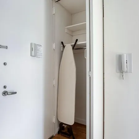 Ues 2br W Elevator Doorman Nr Transportation Nyc-1297 New York