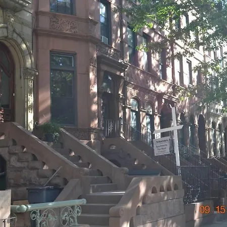 Garden With Private Entry Apartment *