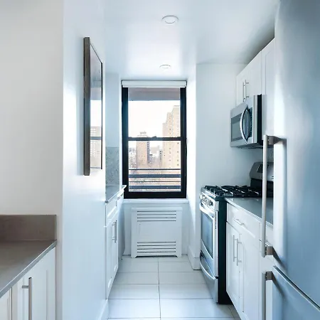Excellent 3 Bed 1 Bath In Mid East New York