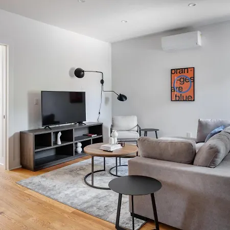 Modern Three Bedroom Brooklyn Condo-hotel *