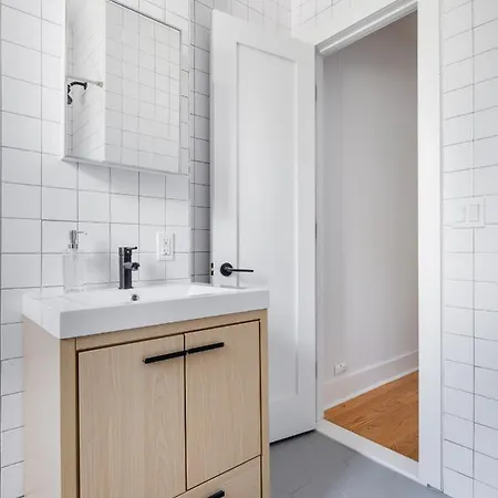 Modern Three Bedroom Brooklyn Condo-hotel