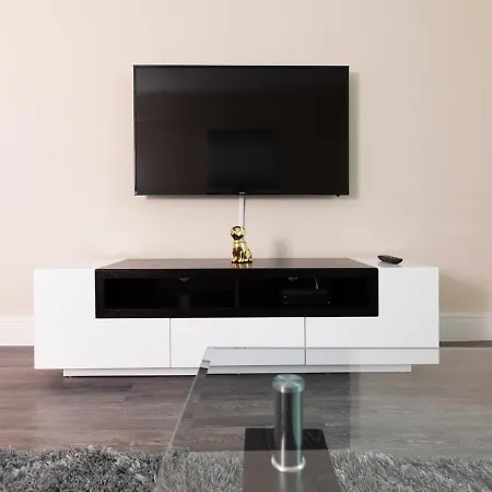 Excellent Studio At Ues Apartment