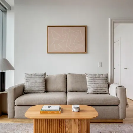 Apartment Midtown West 2br W Gym Wd Nr Green Space Nyc-1310 New York