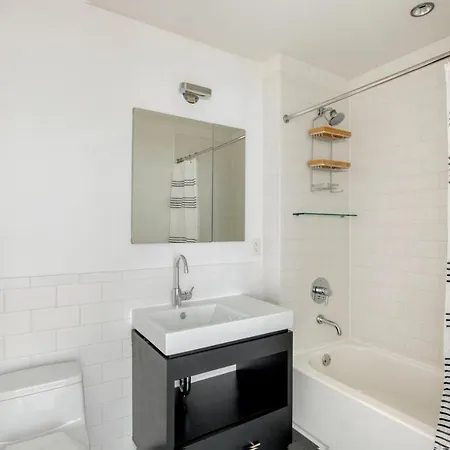 Midtown West 2br W Gym Wd Nr Green Space Nyc-1310 * New York