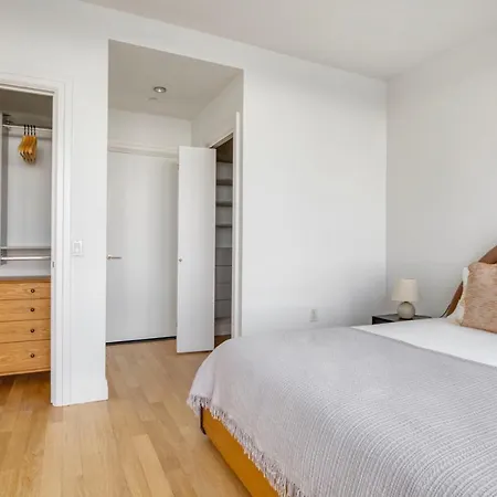 Apartment Midtown West 2br W Gym Wd Nr Green Space Nyc-1310 *