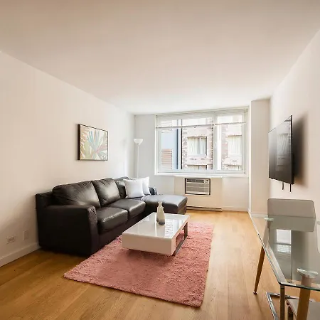 Elegant One Bed At Columbus Apartment *