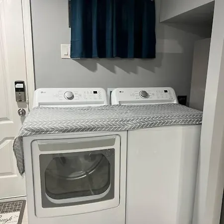 A Cozy 1 Bedroom Apartment *