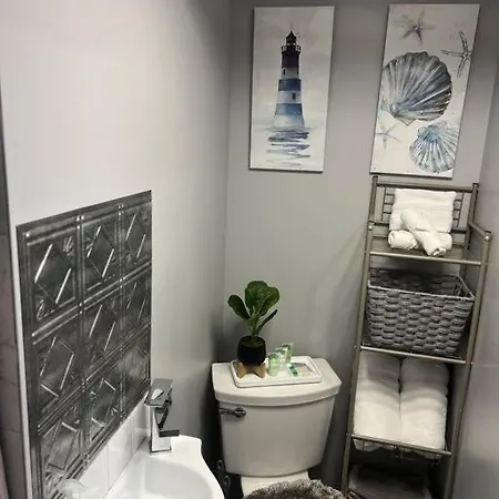 A Cozy 1 Bedroom Apartment New York